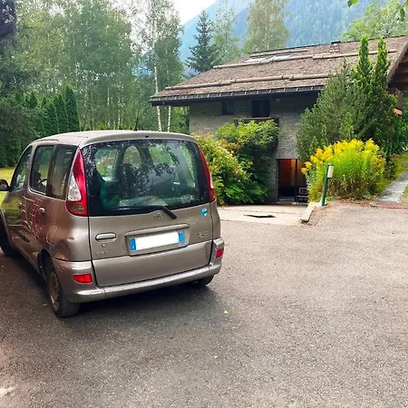 Champraz - Free Parking