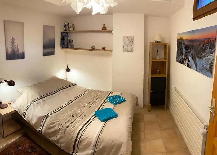 Champraz - Free Parking *