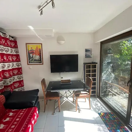 Champraz - Free Parking Apartment