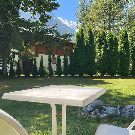 Champraz - Free Parking Apartment