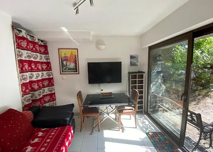 Champraz - Free Parking Apartment