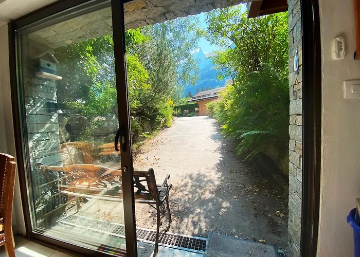 Champraz - Free Parking Apartment